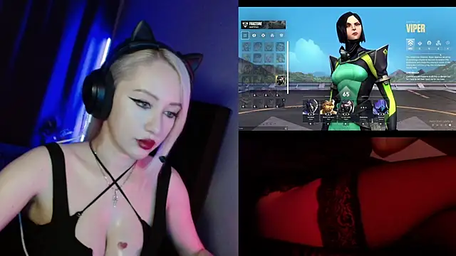 Snapshot of roxxyrowe chatting on 07.13.26 roxxyrowe online show from 07.13.26