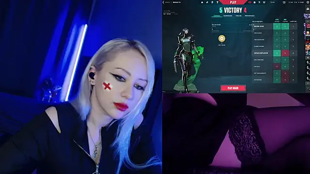 Snapshot of roxxyrowe chatting on 07.15.26 roxxyrowe online show from 07.15.26