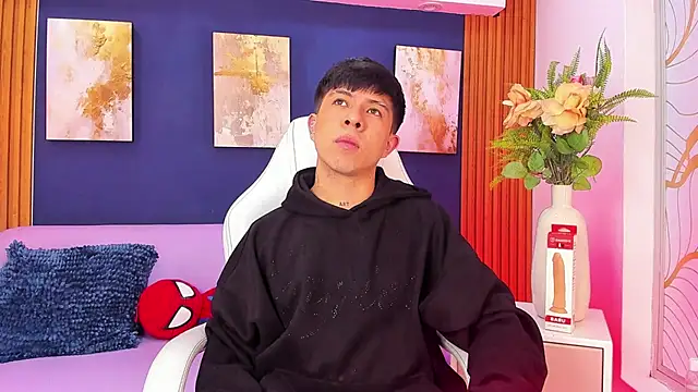 Mathyw Mont online show from 08.07.26