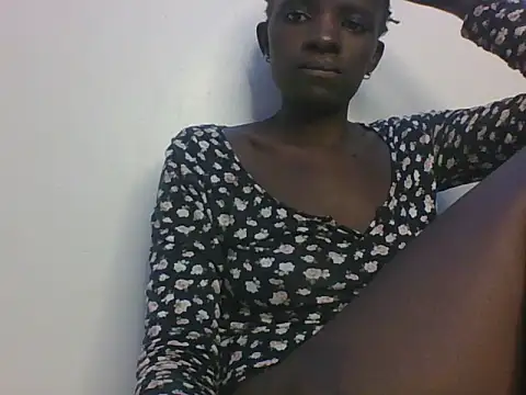 Snapshot of ebonypetite2 chatting on 06.24.26 ebonypetite2 online show from 06.24.26