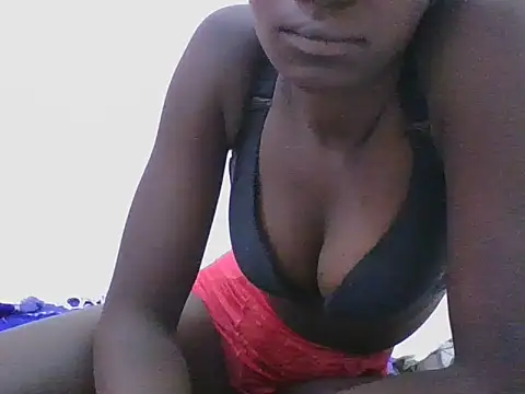 Snapshot of ebonypetite2 chatting on 07.18.26 ebonypetite2 online show from 07.18.26