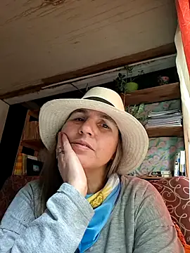 Almaradiante online show from 07.15.26