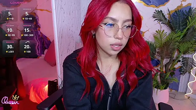 Snapshot of AYLE_TAY chatting on 06.18.26 AYLE TAY online show from 06.18.26