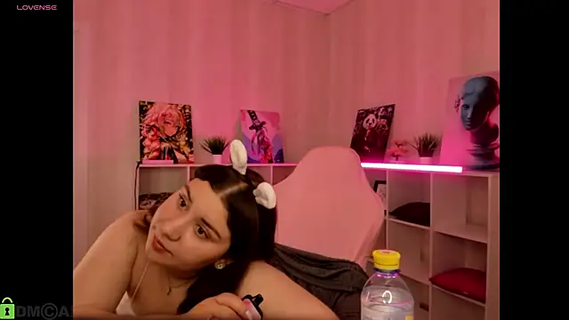Velvet Kisss online show from 06.25.26