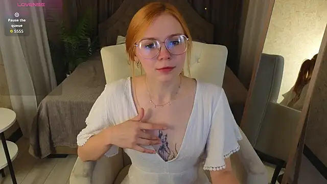 Snapshot of memymee_ chatting on 07.21.26 memymee online show from 07.21.26