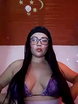 Snapshot of litle_hot chatting on 06.16.26 litle hot online show from 06.16.26