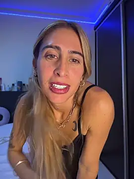 Snapshot of NicoleWilder chatting on 06.19.26 NicoleWilder online show from 06.19.26