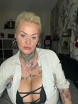 Snapshot of InkedMissLaBaehm chatting on 07.14.26 InkedMissLaBaehm online show from 07.14.26