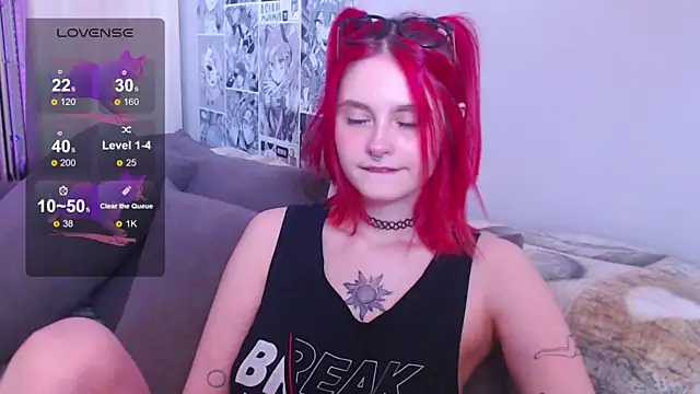 Snapshot of ScarlettAw chatting on 06.18.26 ScarlettAw online show from 06.18.26