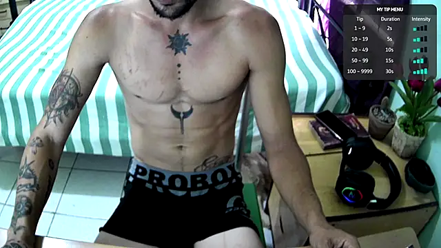 Snapshot of CubanHot27 chatting on 06.22.26 CubanHot27 online show from 06.22.26