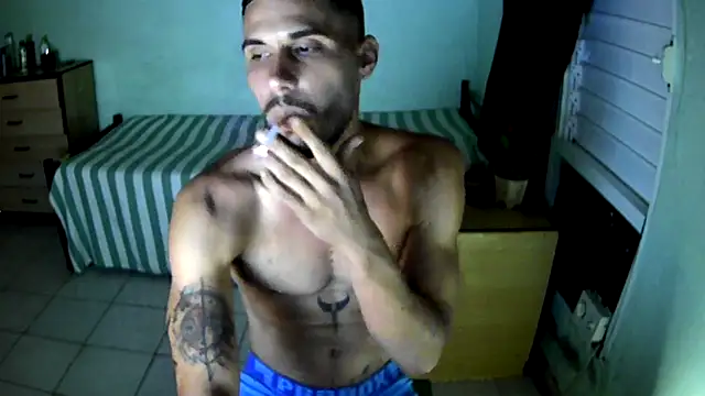 Snapshot of CubanHot27 chatting on 06.29.26 CubanHot27 online show from 06.29.26