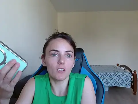 Snapshot of OliviaTheS chatting on 06.27.26 OliviaTheS online show from 06.27.26