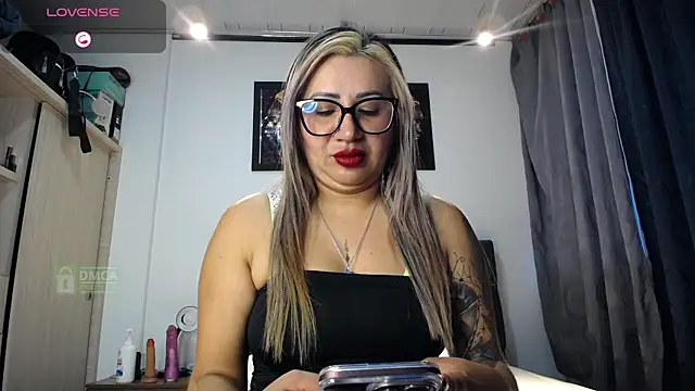 Im Shantal69 online show from 06.20.26