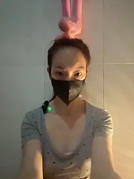Snapshot of JinXi-a chatting on 06.20.26 JinXi-a online show from 06.20.26