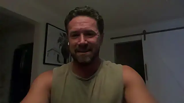 Snapshot of MaximumINC chatting on 06.19.26 MaximumINC online show from 06.19.26