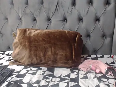 Loyal Alisha online show from 06.19.26