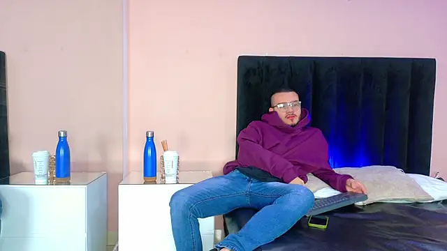 Matia Zelvya online show from 07.04.26