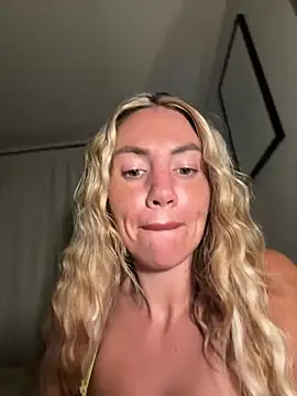 Snapshot of KaceySouthX chatting on 07.26.26 KaceySouthX online show from 07.26.26
