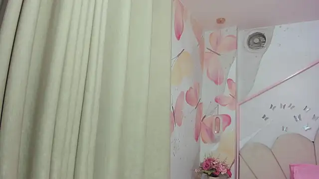 Millieskinny18 online show from 06.17.26