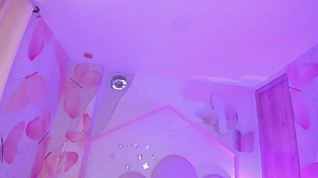 Millieskinny18 online show from 06.28.26