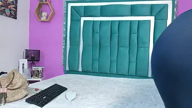 VALERY SCOTT  online show from 07.09.26