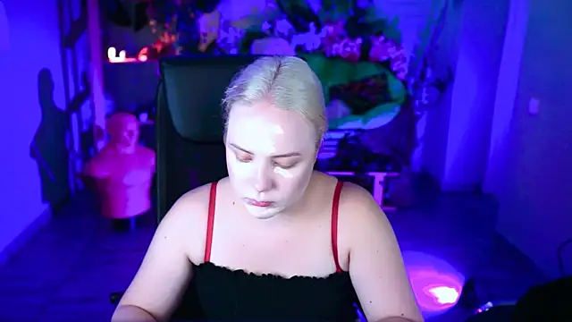 Snapshot of stellawatts chatting on 07.09.26 stellawatts online show from 07.09.26