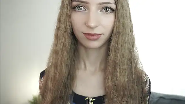 DeliaHoude online show from 06.15.26