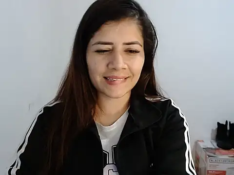 Luna zoe online show from 07.05.26