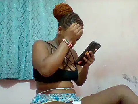 Snapshot of Heavy-Beauty chatting on 07.22.26 Heavy-Beauty online show from 07.22.26