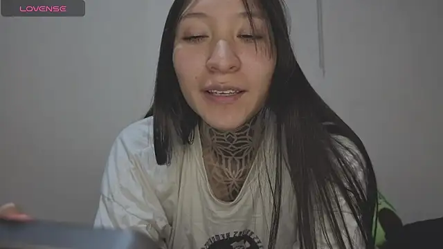 isasaenz  online show from 08.02.26