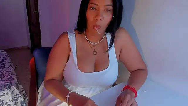 NicolePasqualott online show from 07.09.26