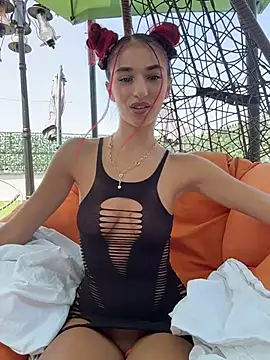 Snapshot of VixenRosse chatting on 07.17.26 VixenRosse online show from 07.17.26