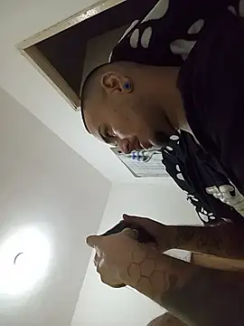 Edneishenrique online show from 07.24.26