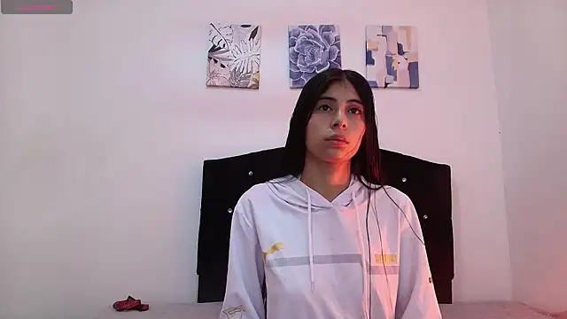 Snapshot of Dahlia__Vixen chatting on 07.27.26 Dahlia Vixen online show from 07.27.26