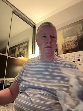 Snapshot of cumboy chatting on 12.15.24 cumboy online show from 12.15.24