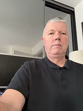 Snapshot of cumboy chatting on 11.28.25 cumboy online show from 11.28.25