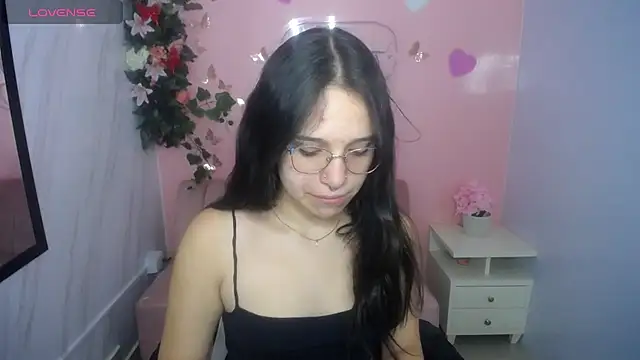 Snapshot of Lia_Rose_ch chatting on 07.16.26 Lia Rose ch online show from 07.16.26