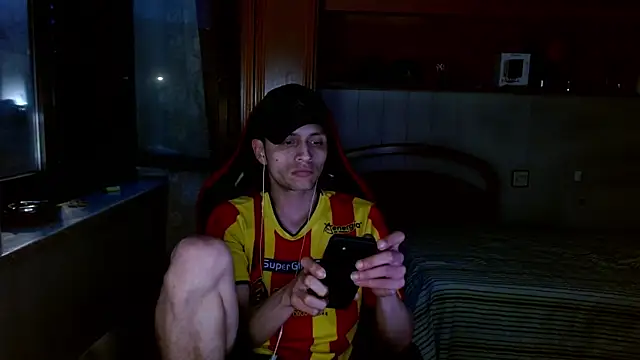latino with hard cock online show from 06.17.26