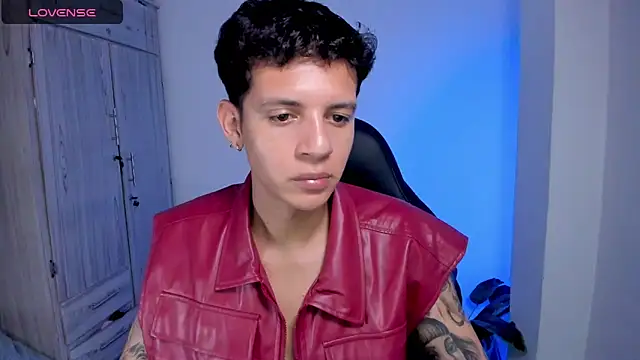 Snapshot of tylerrnova chatting on 06.18.26 tylerrnova online show from 06.18.26