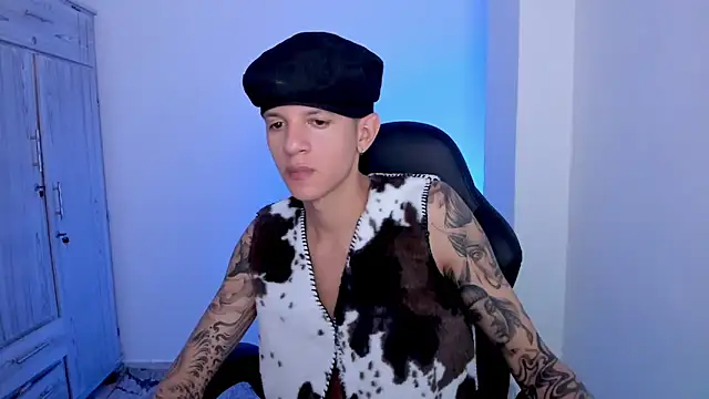 Snapshot of tylerrnova chatting on 07.01.26 tylerrnova online show from 07.01.26