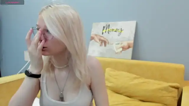 Snapshot of Nika-Smith chatting on 07.19.26 Nika-Smith online show from 07.19.26