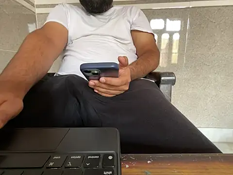 Snapshot of virginboyjammu chatting on 08.06.26 virginboyjammu online show from 08.06.26