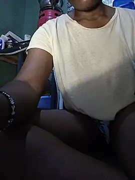 Snapshot of flexyroxxy chatting on 06.18.26 flexyroxxy online show from 06.18.26