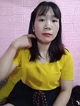 Snapshot of Em_xinh05 chatting on 06.19.26 Em xinh05 online show from 06.19.26