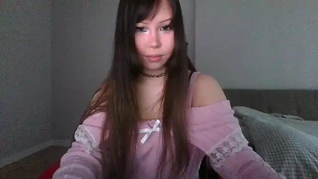 Snapshot of MiaSavageQueen chatting on 06.19.26 MiaSavageQueen online show from 06.19.26