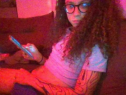 Snapshot of lolozinho_ chatting on 06.18.26 lolozinho online show from 06.18.26