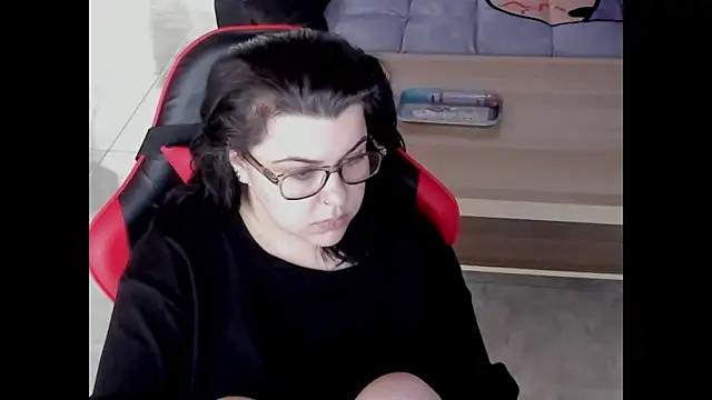 Snapshot of Meloh_Molly chatting on 07.04.26 Meloh Molly online show from 07.04.26