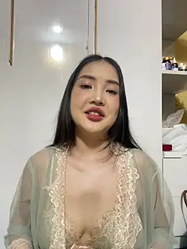 Snapshot of Lilyluta2000 chatting on 06.25.26 Lilyluta2000 online show from 06.25.26