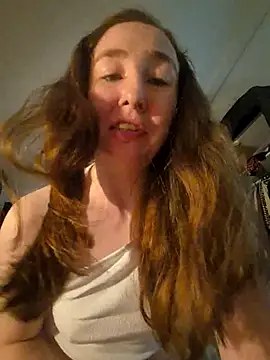 Snapshot of Roughredhead421 chatting on 06.18.26 Roughredhead421 online show from 06.18.26