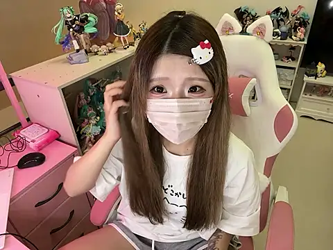 Snapshot of hirunechandayo_ chatting on 06.23.26 hirunechandayo online show from 06.23.26